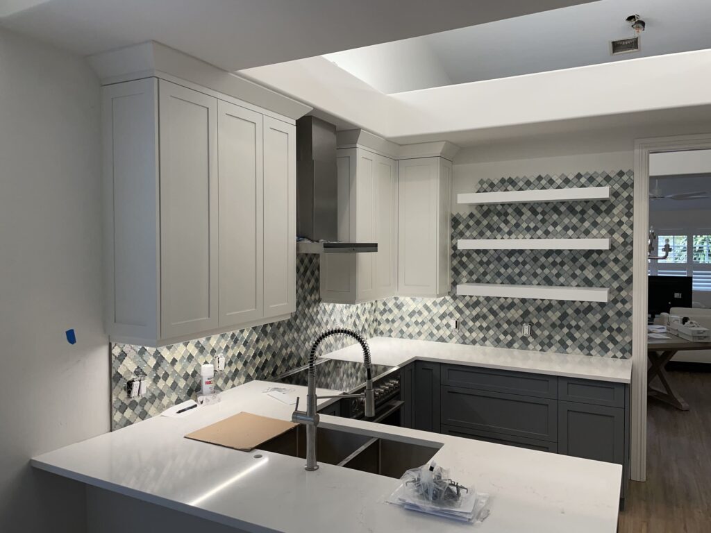 14e0ac_6b940bec77cb4f97a361fff8d0525a97~mv2